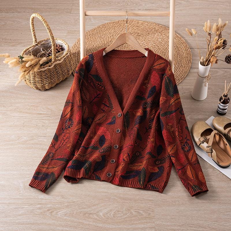 Women's clothing / fashion / color / knitwear / top / V-neck / long sleeve / cardigan / coat / gift for her