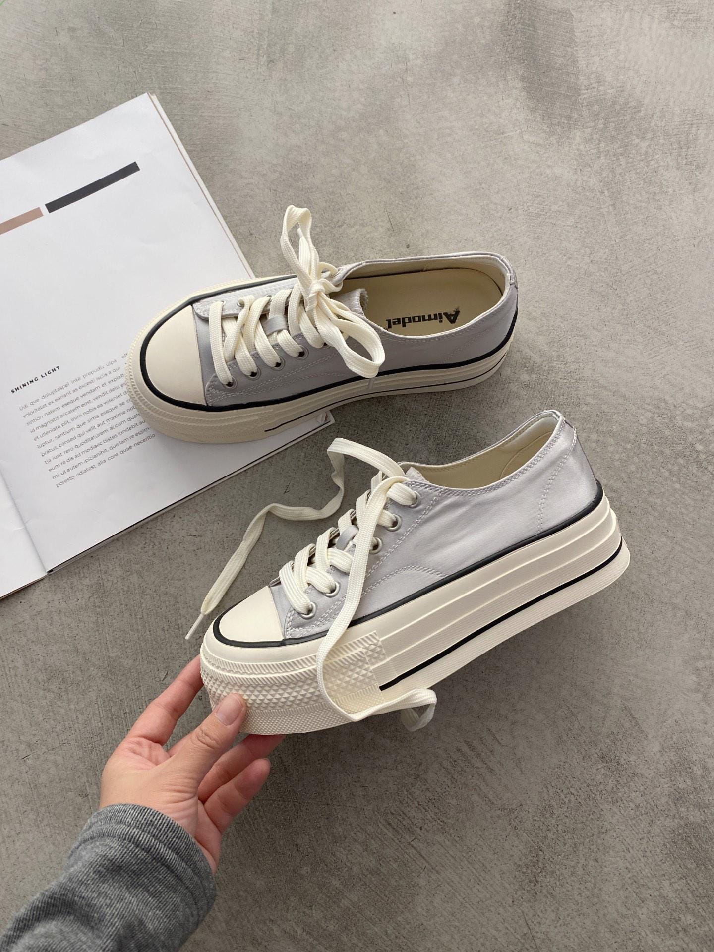 Retro style/thick sole shoes/hundred design/casual fashion/simple design/daily wear/sole heightening/