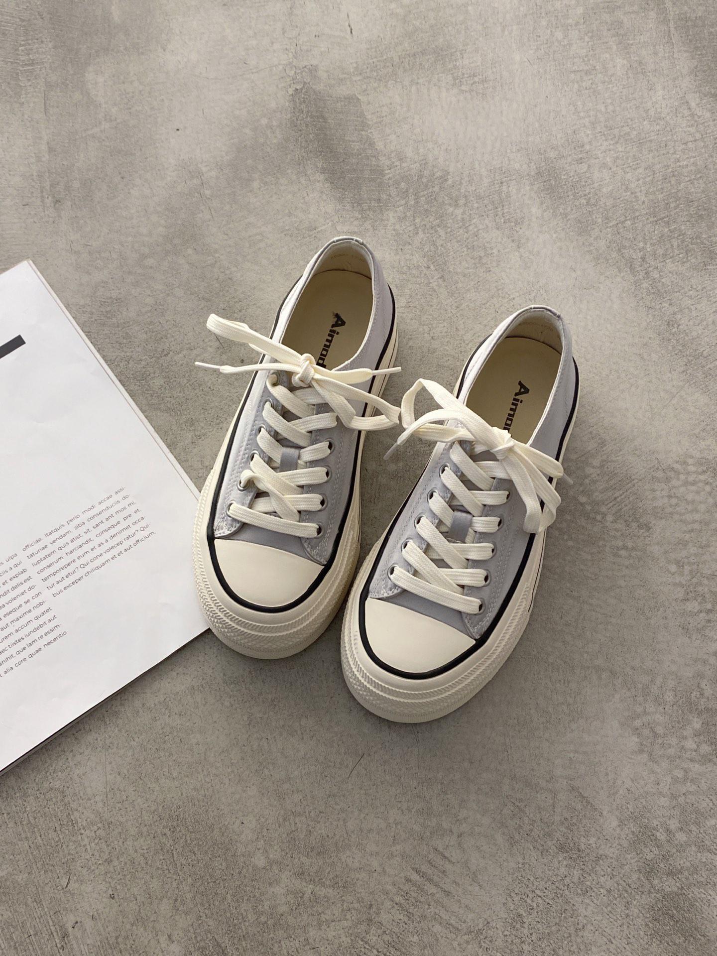 Retro style/thick sole shoes/hundred design/casual fashion/simple design/daily wear/sole heightening/